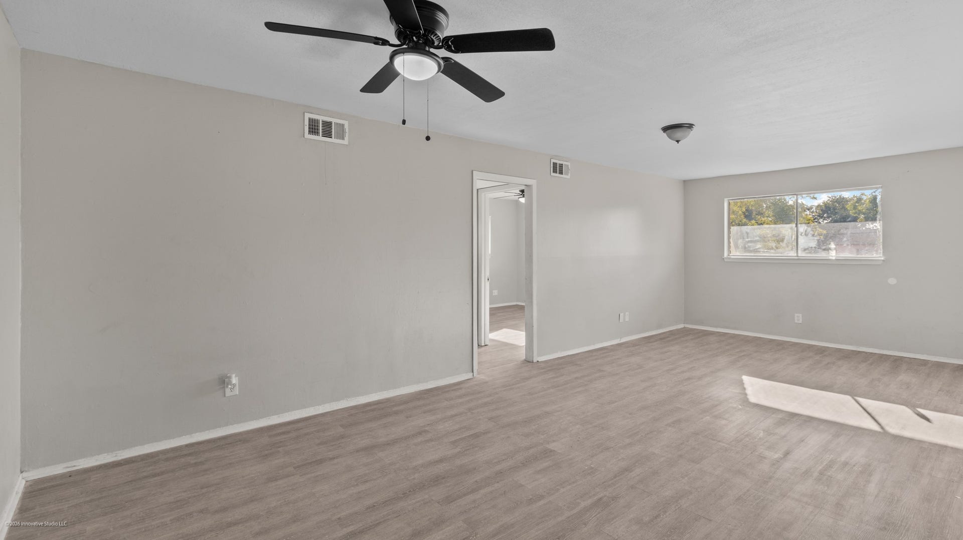 8001 South Loop E, #116, Houston, TX 77012 Living Room