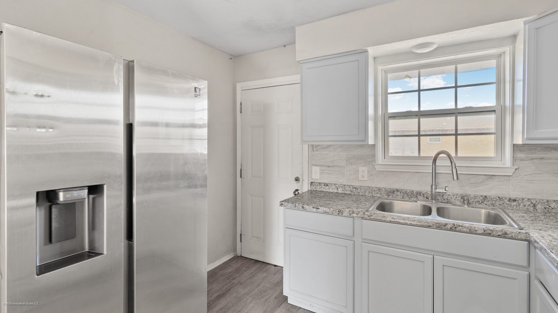 8001 South Loop E, #116, Houston, TX 77012 Updated Kitchen with Refrigerator