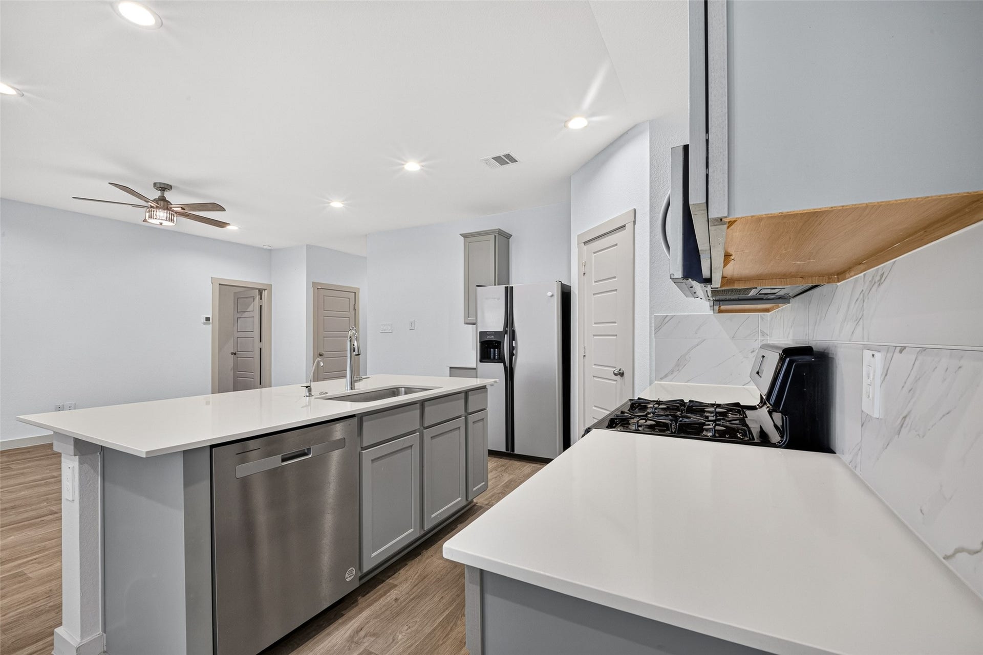 711 Boer Plains Drive, Rosharon, TX 77583