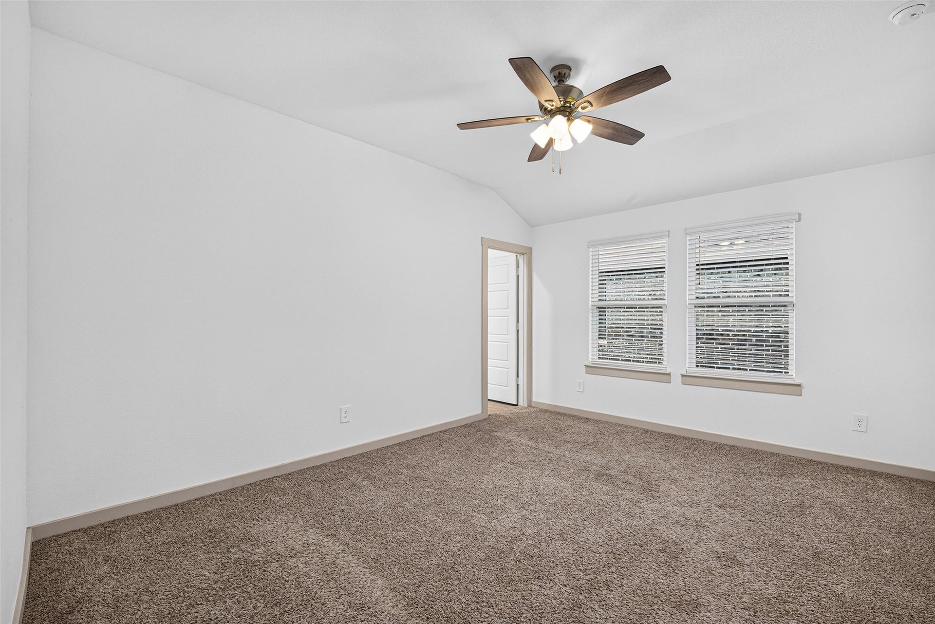 711 Boer Plains Drive, Rosharon, TX 77583