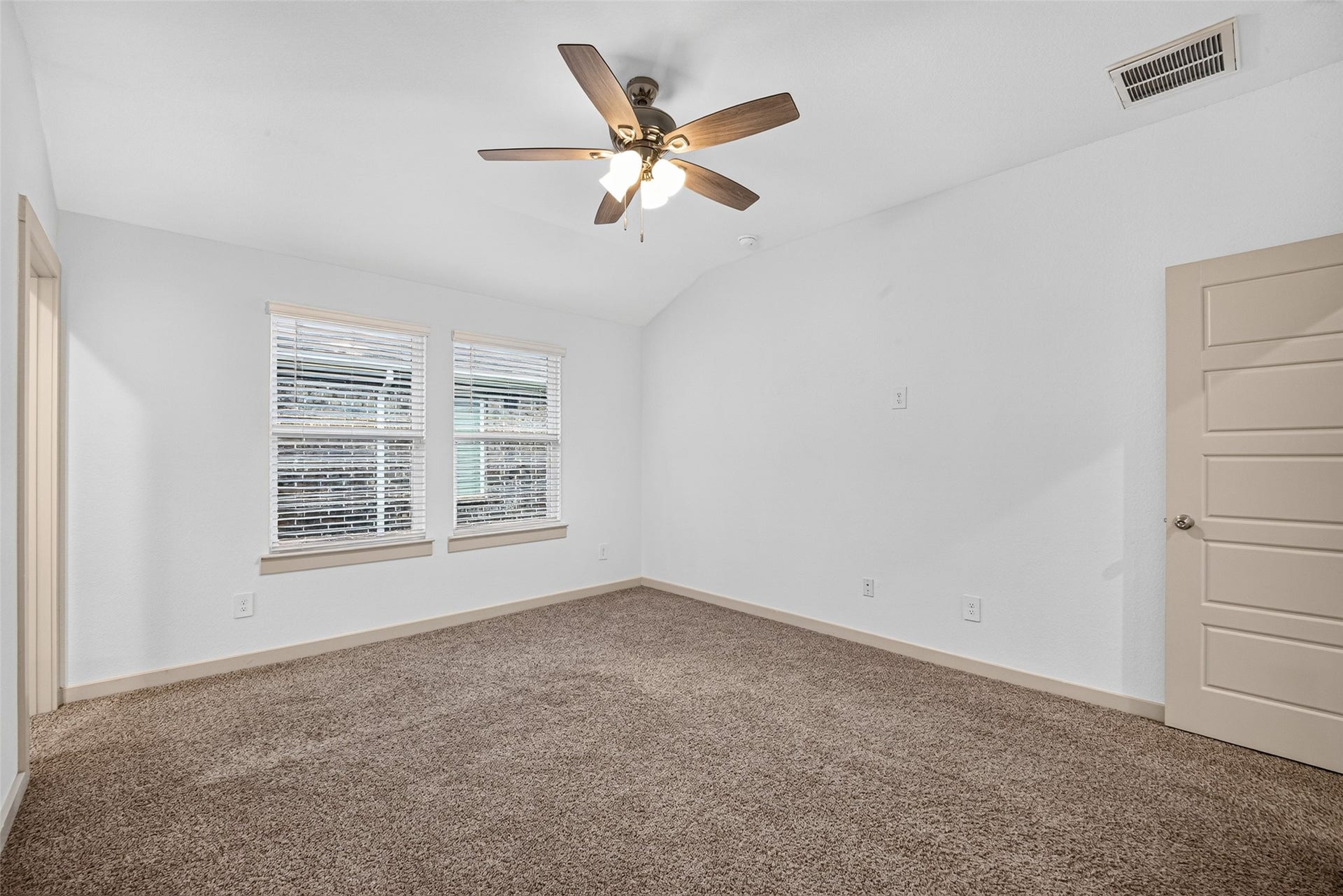 711 Boer Plains Drive, Rosharon, TX 77583