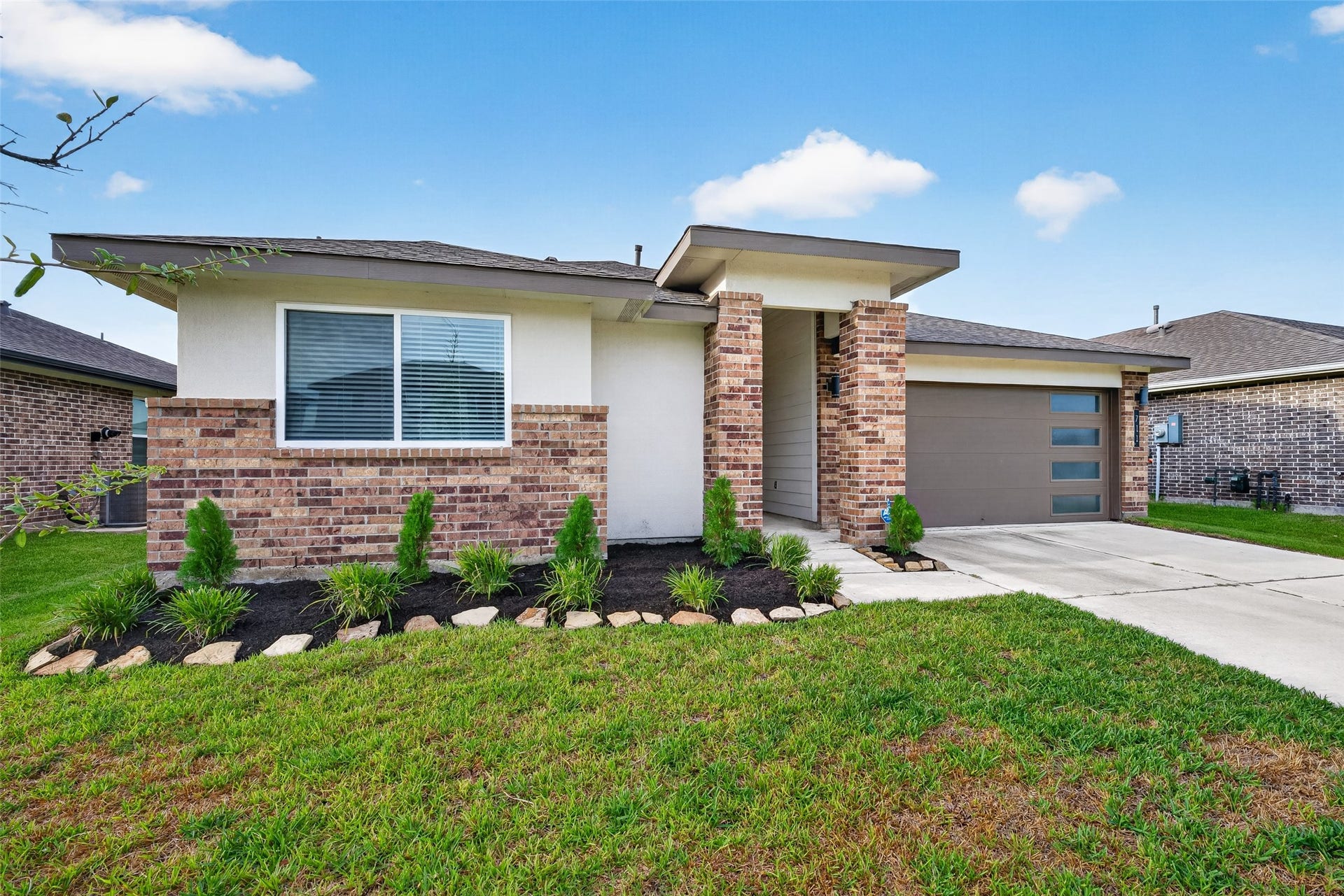 711 Boer Plains Drive, Rosharon, TX 77583
