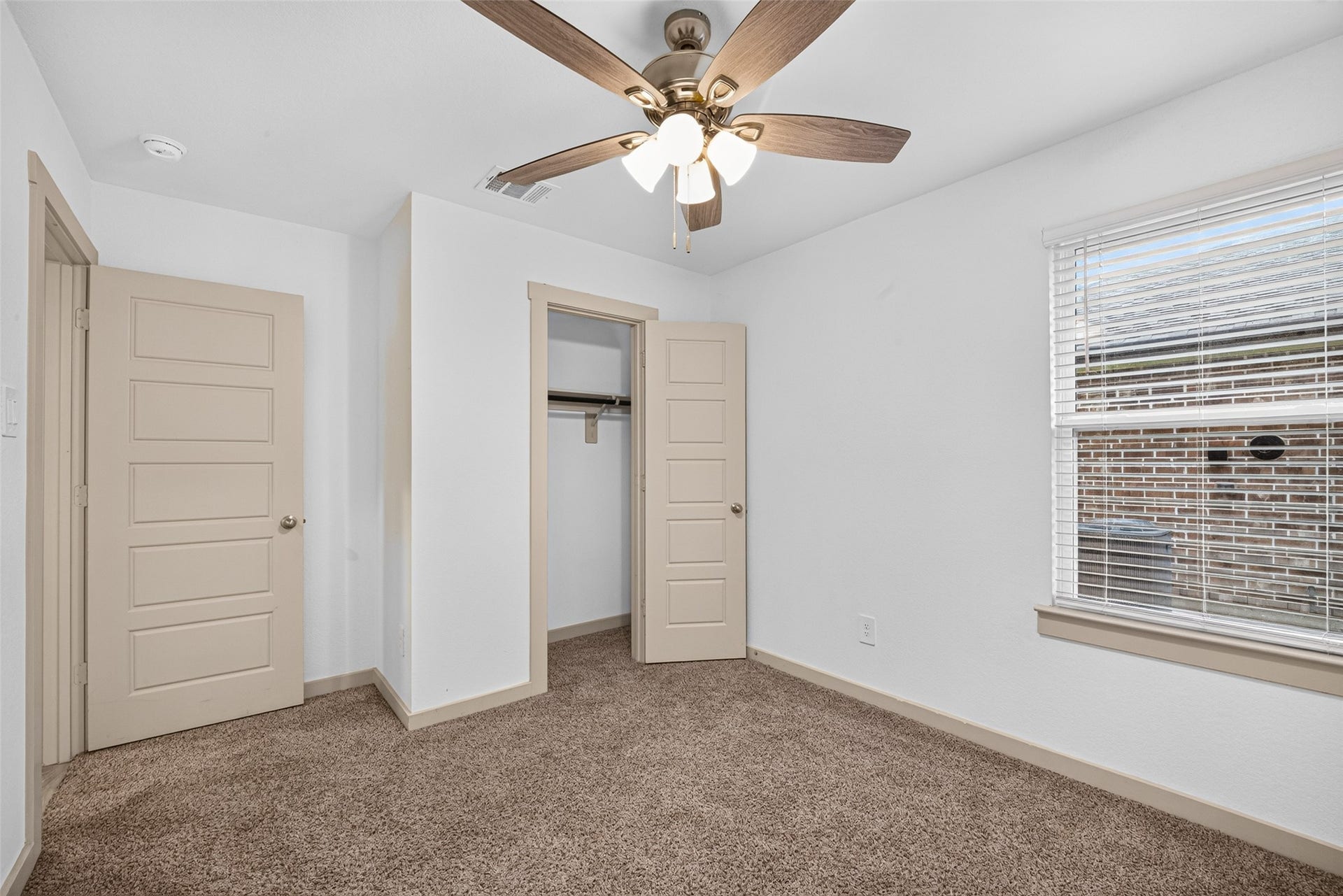 711 Boer Plains Drive, Rosharon, TX 77583