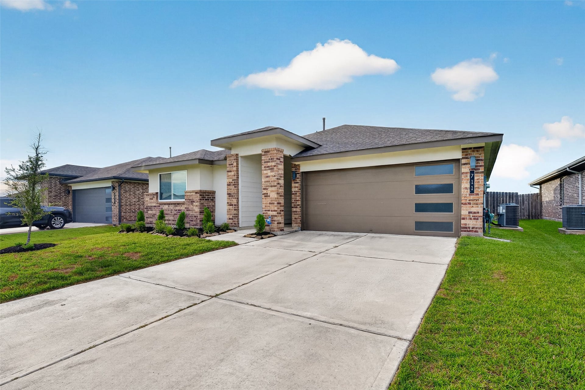 711 Boer Plains Drive, Rosharon, TX 77583