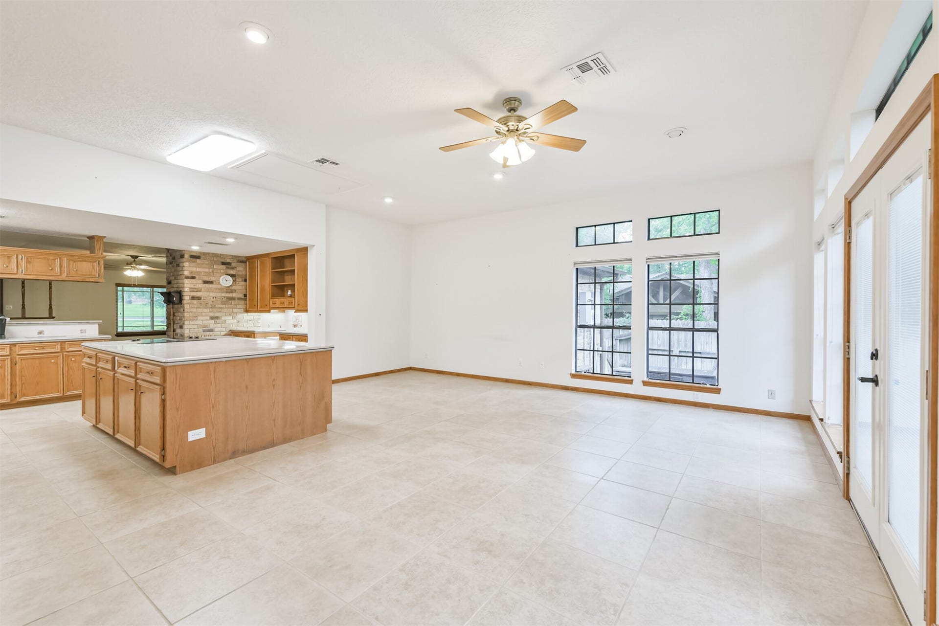 252 Springs Edge Drive, Montgomery, TX 77356 252 Springs Edge Drive, Montgomery, TX 77356