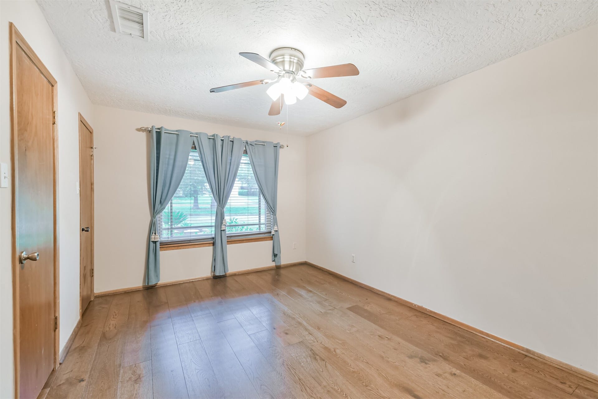 252 Springs Edge Drive, Montgomery, TX 77356 252 Springs Edge Drive, Montgomery, TX 77356