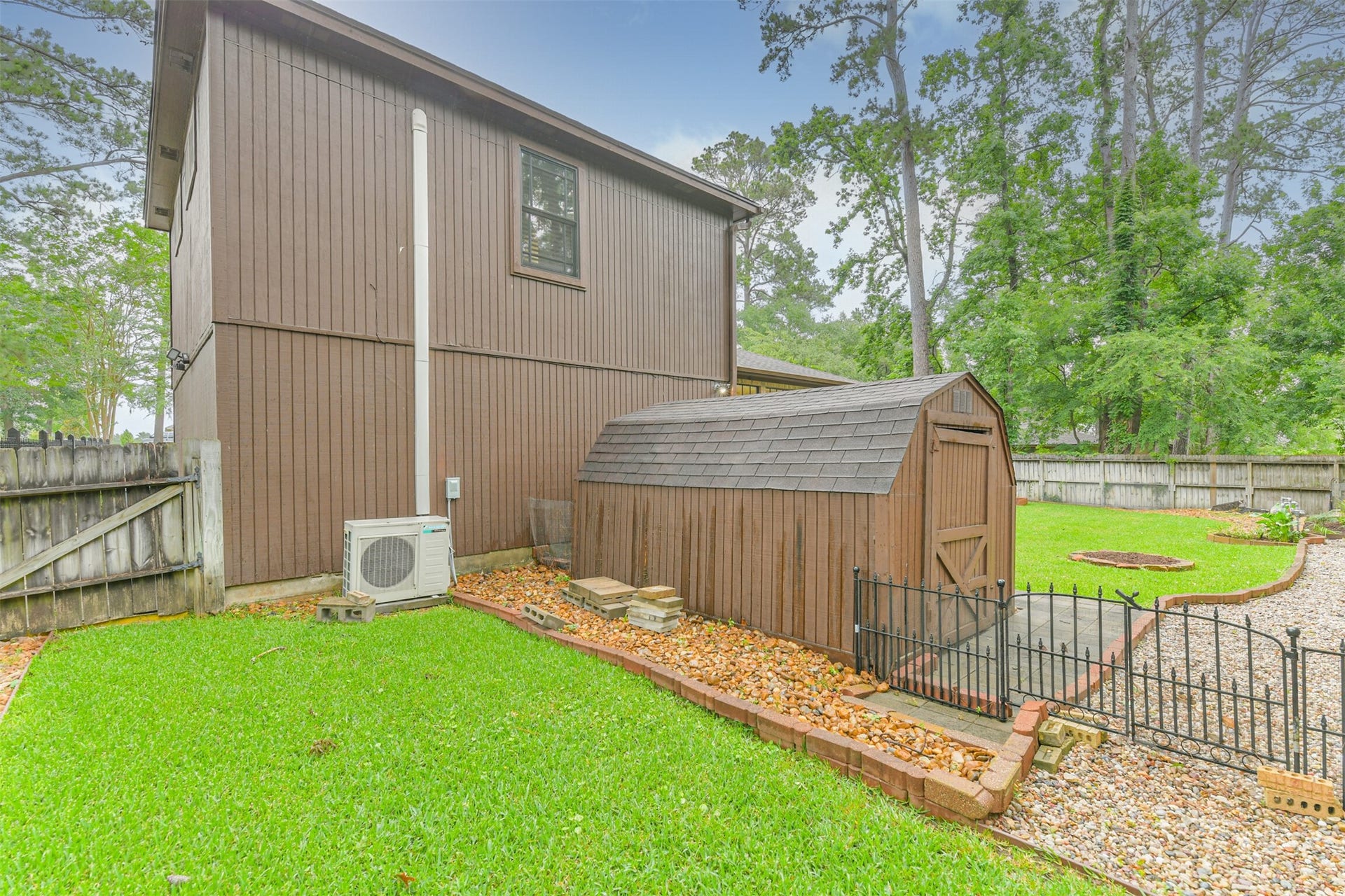 252 Springs Edge Drive, Montgomery, TX 77356 252 Springs Edge Drive, Montgomery, TX 77356