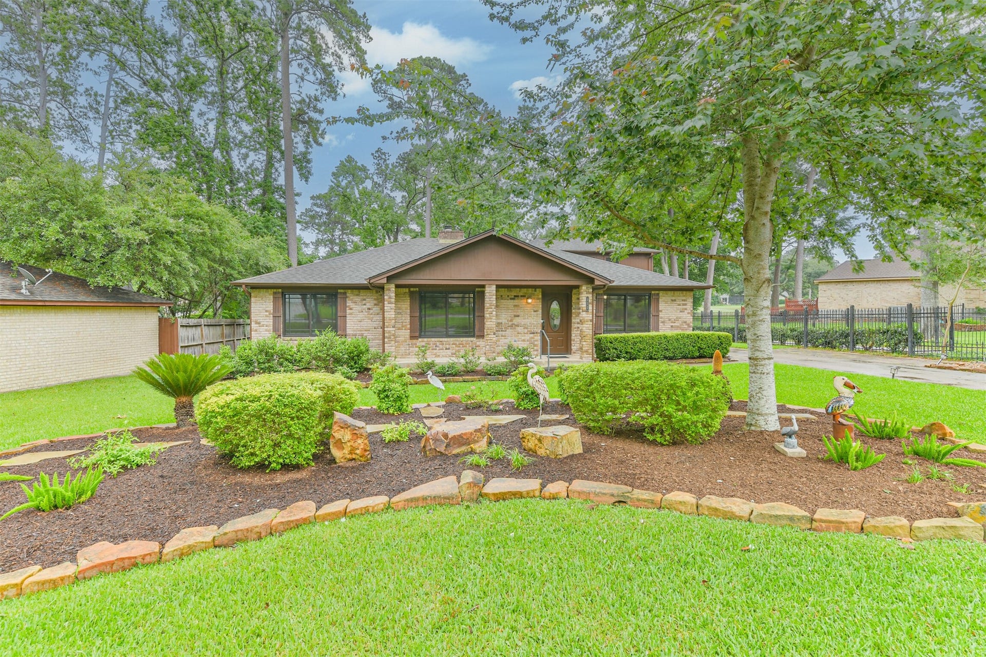 252 Springs Edge Drive, Montgomery, TX 77356 252 Springs Edge Drive, Montgomery, TX 77356