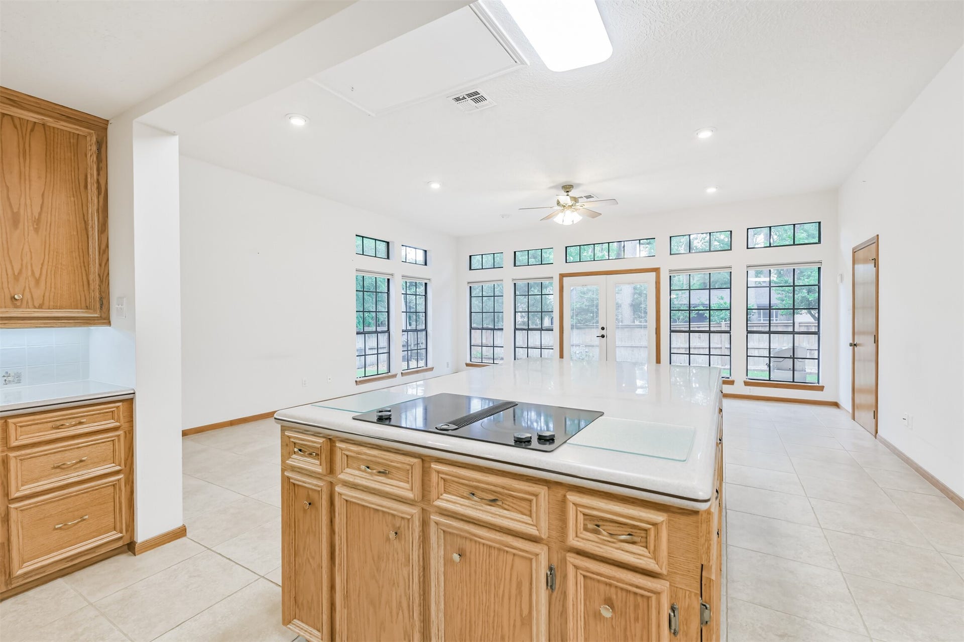 252 Springs Edge Drive, Montgomery, TX 77356 252 Springs Edge Drive, Montgomery, TX 77356