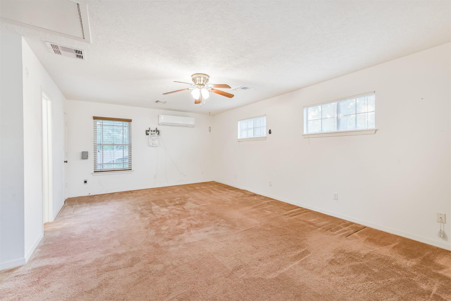 252 Springs Edge Drive, Montgomery, TX 77356 252 Springs Edge Drive, Montgomery, TX 77356