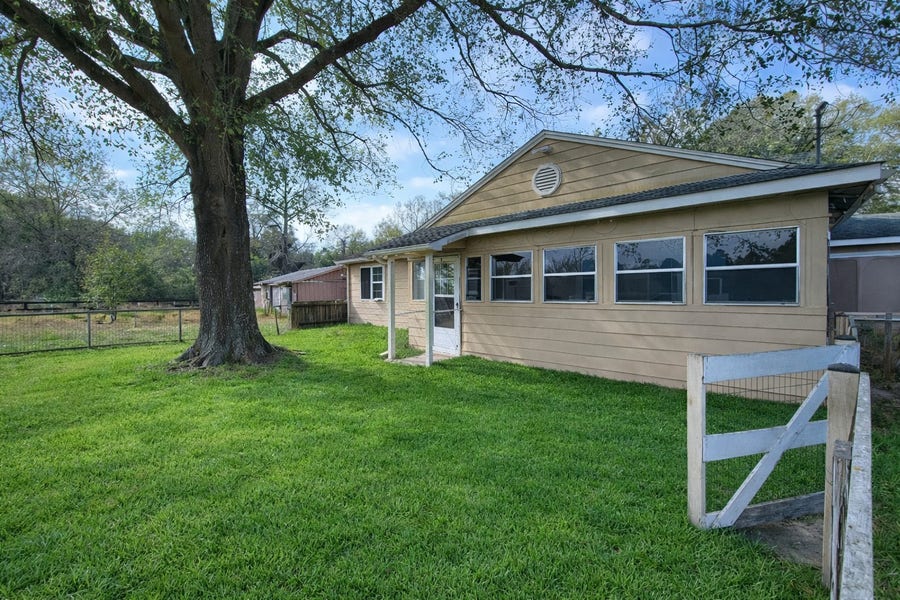 Property photo for 350 Robbie Lee Road, Magnolia, TX
