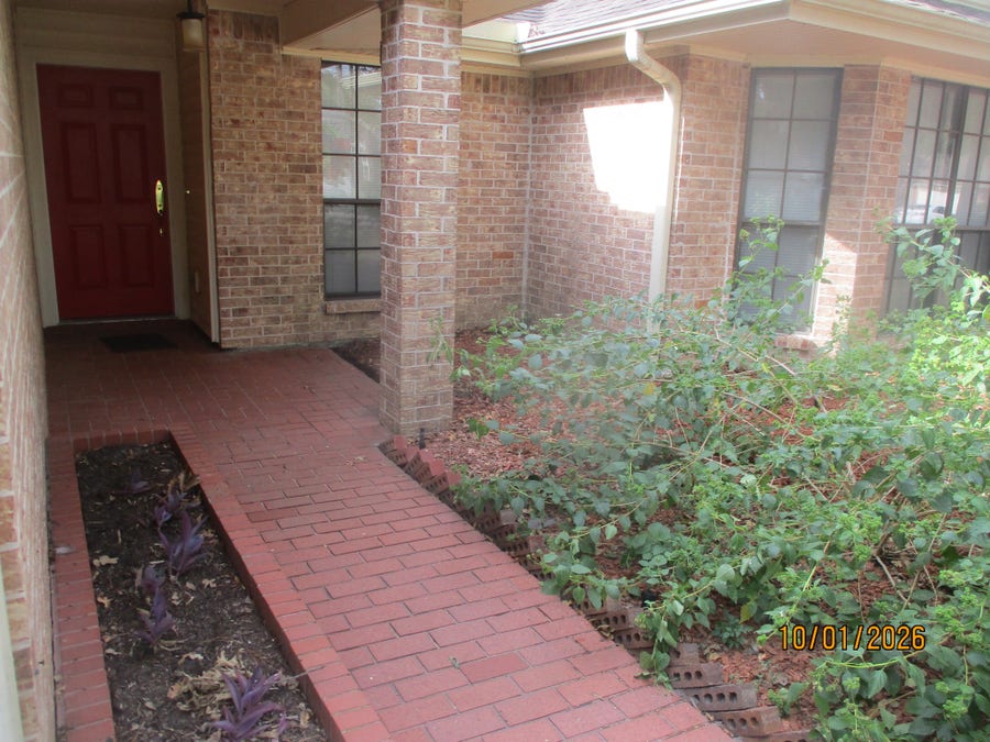 Property photo for 25 Dover Drive, Conroe, TX