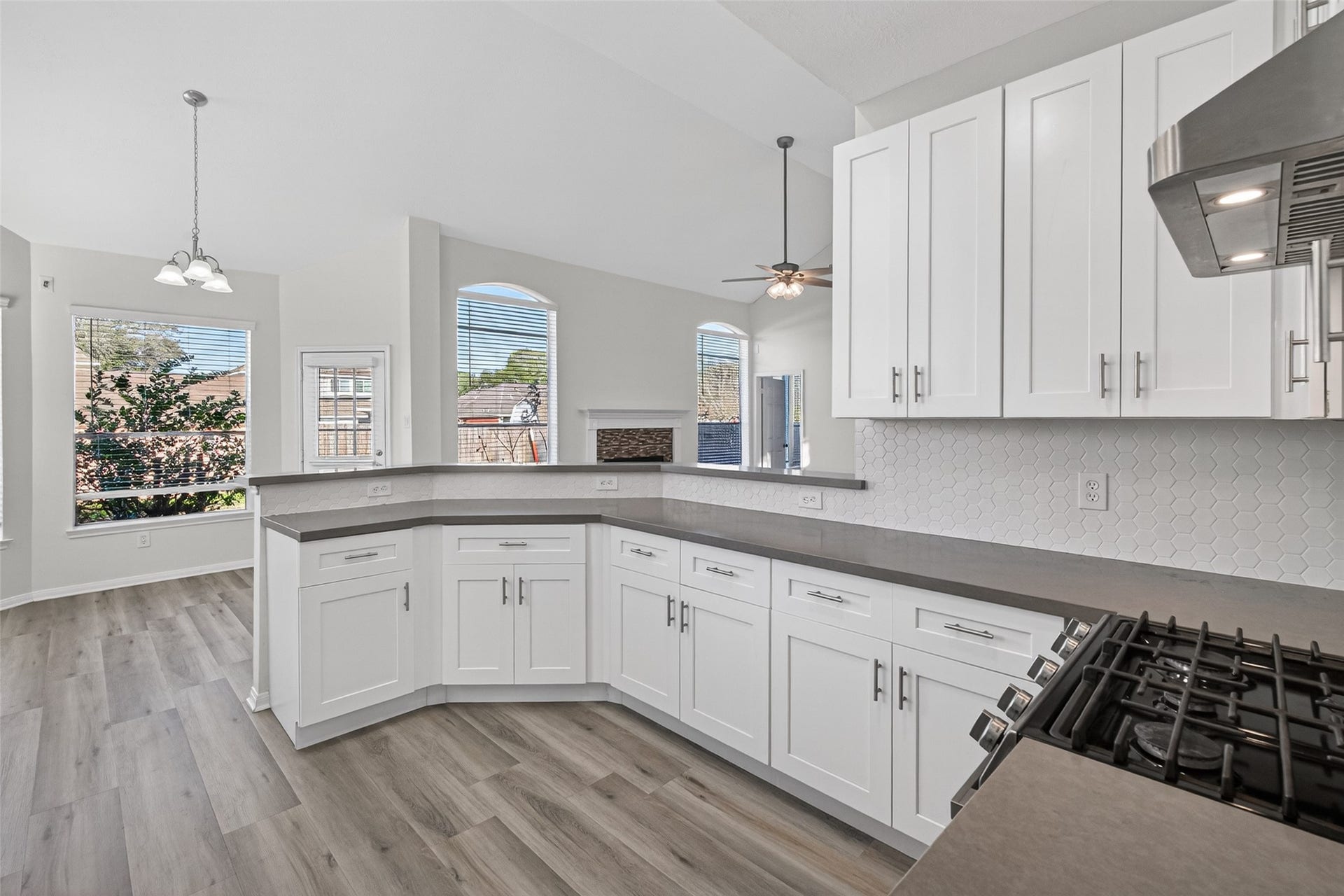 3522 Brookwood Drive, La Porte, TX 77571