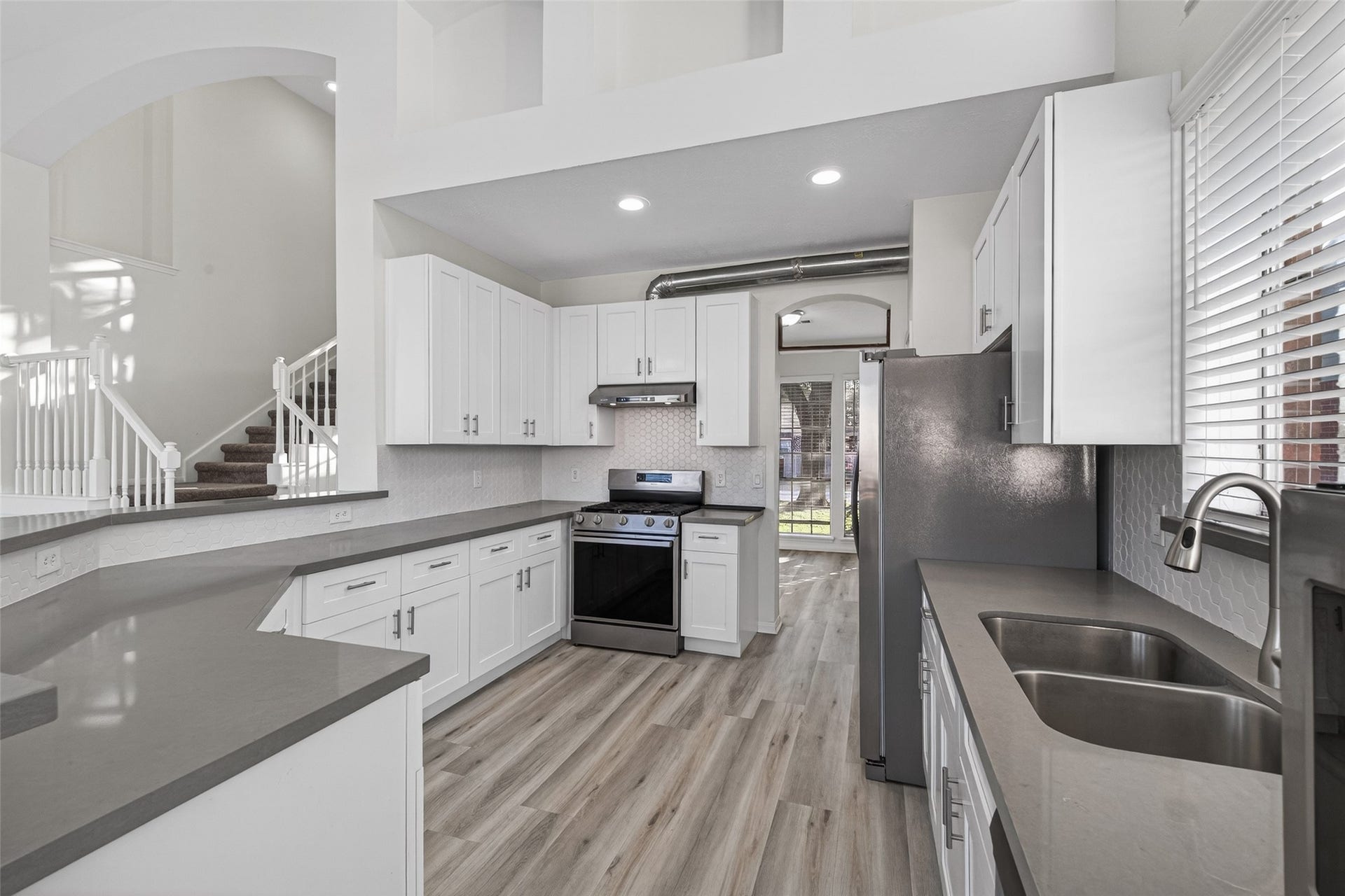 3522 Brookwood Drive, La Porte, TX 77571