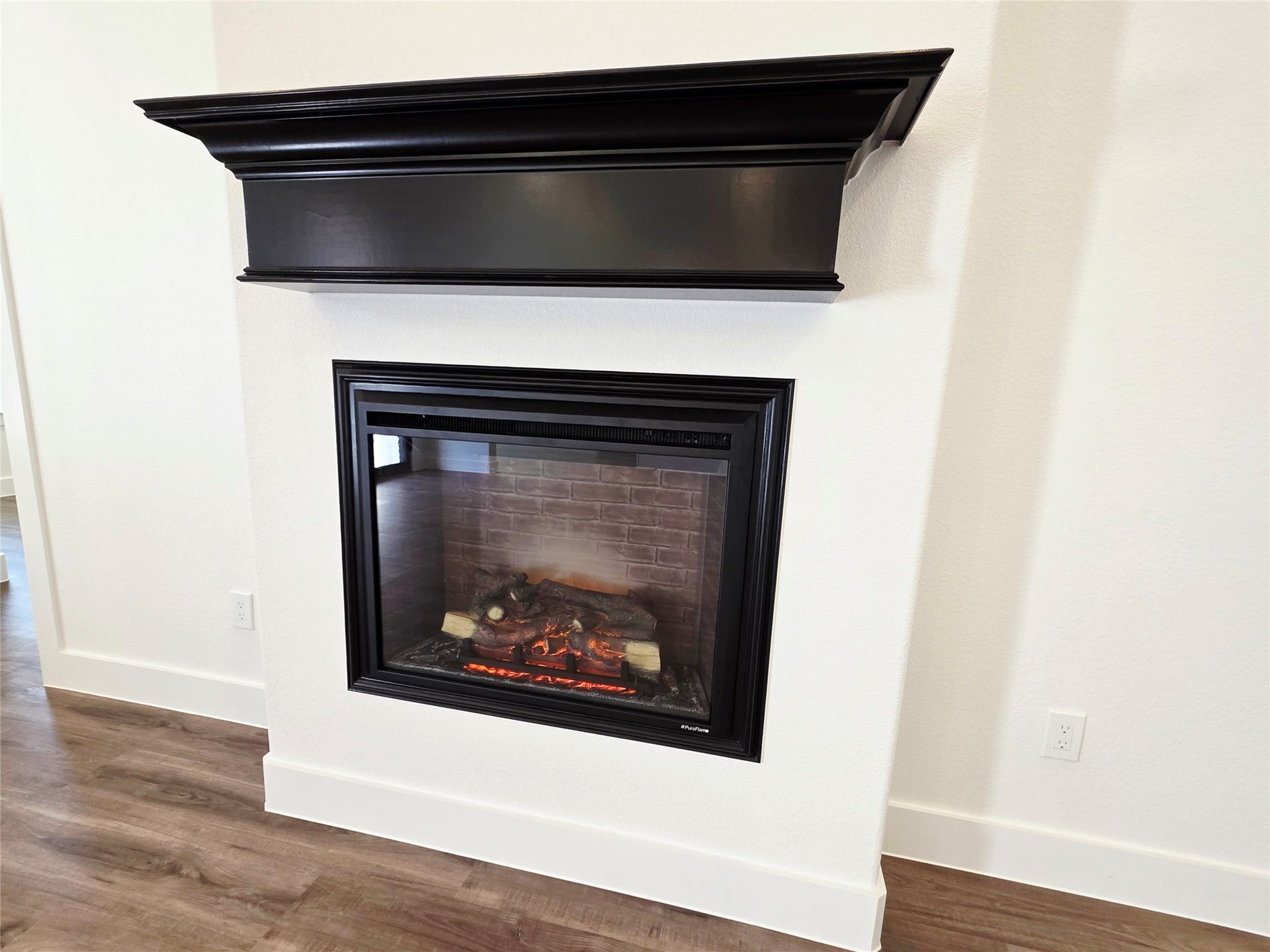 126 Antelope Drive, Crosby, TX 77532 Electric Fireplace