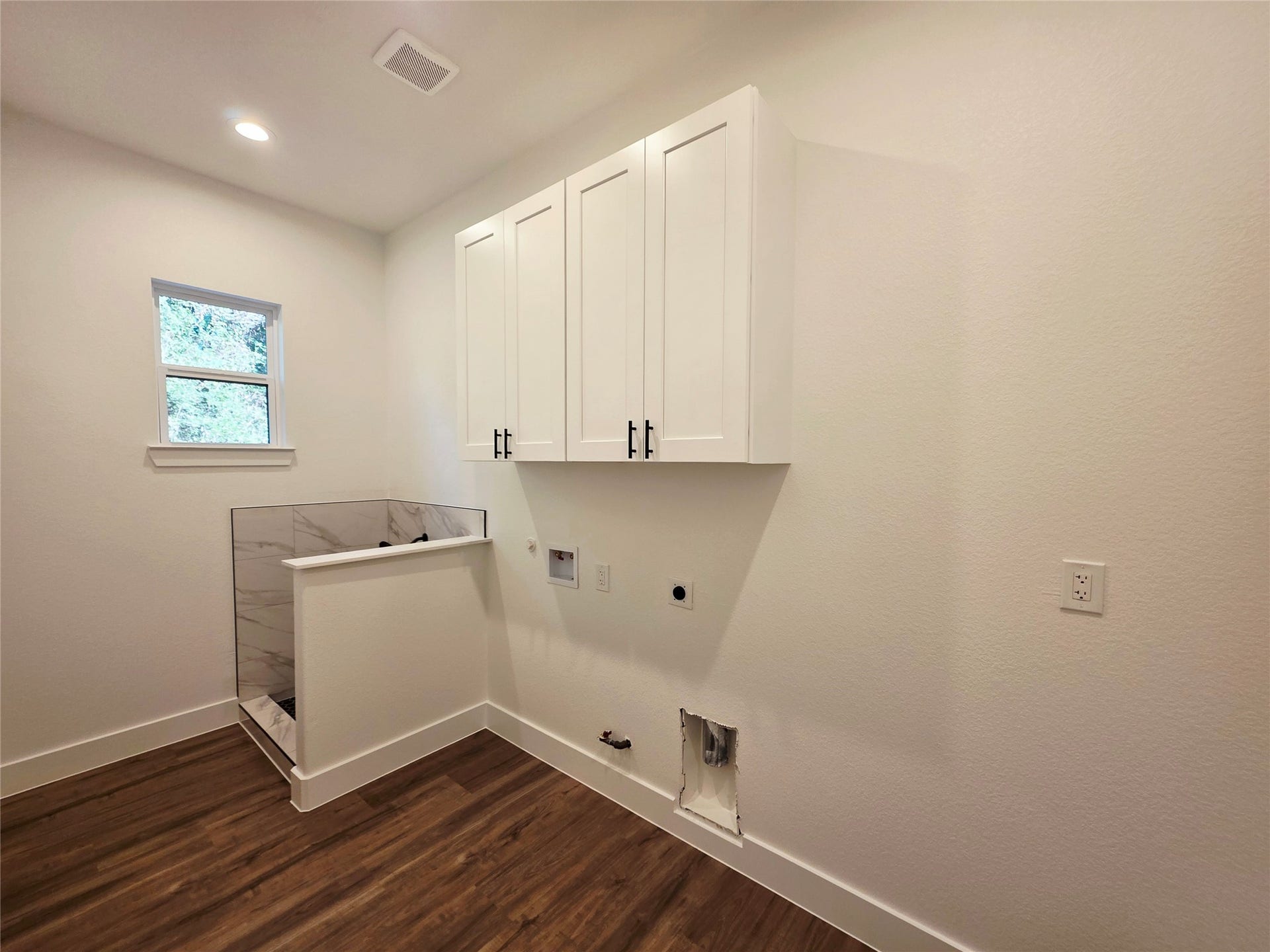 126 Antelope Drive, Crosby, TX 77532 Spacious Utility Room