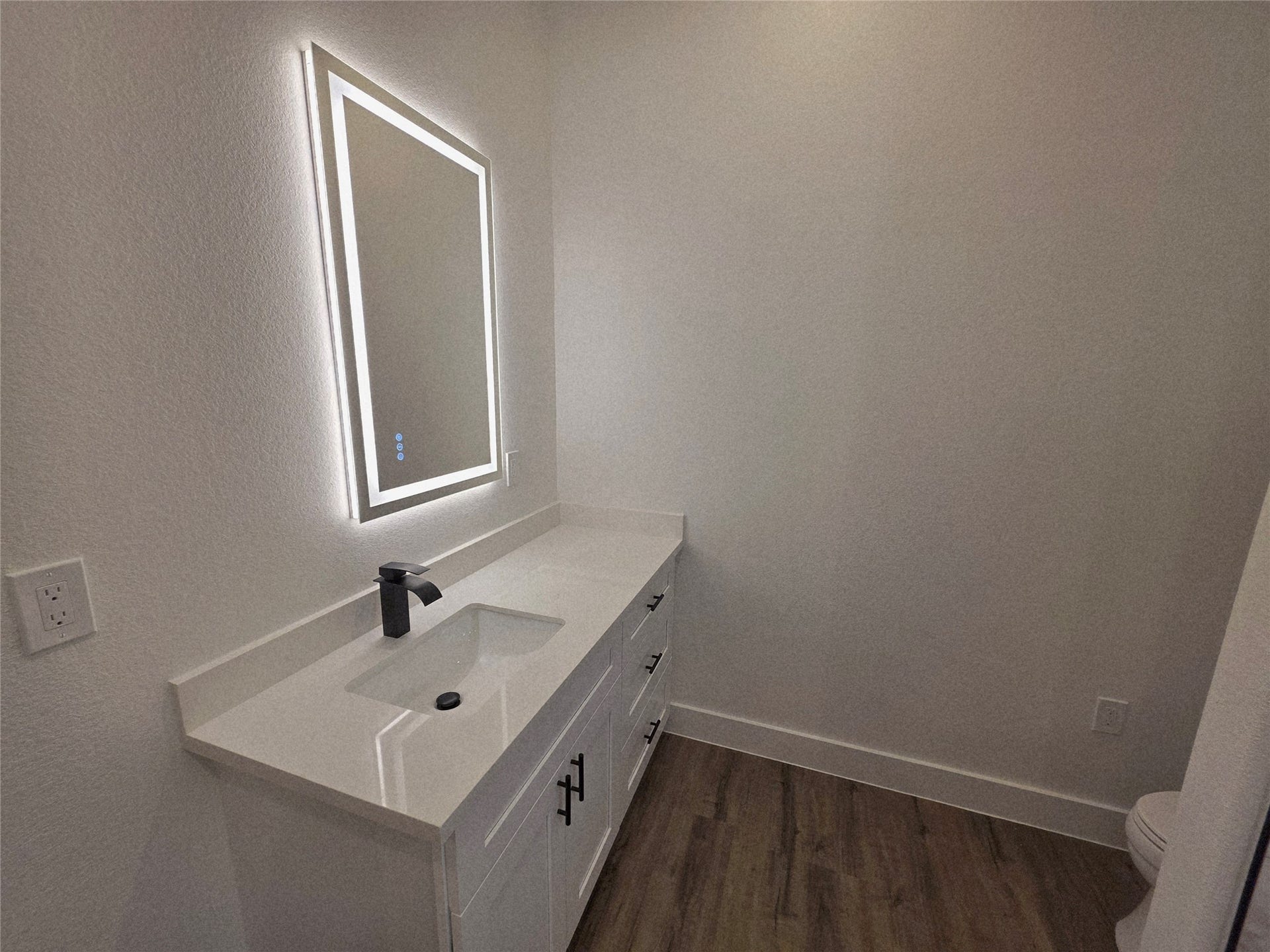 126 Antelope Drive, Crosby, TX 77532 Primary 1st vanity