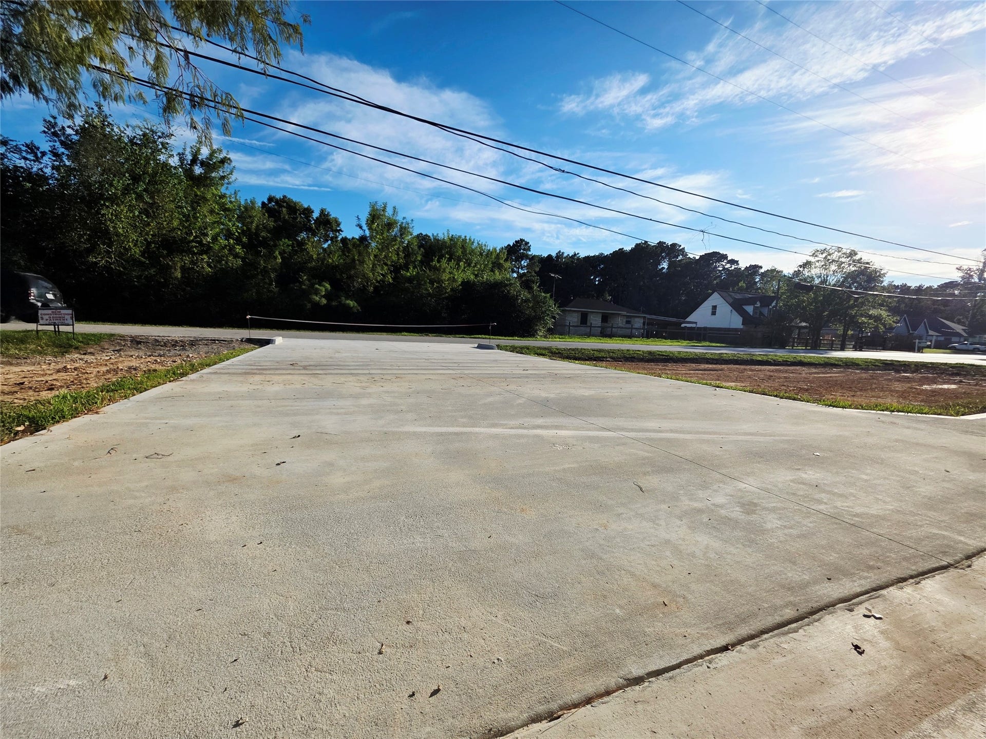 126 Antelope Drive, Crosby, TX 77532 Large Driveway to garage