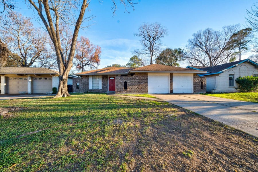 Property photo for 6331 Oaknut Drive, Houston, TX