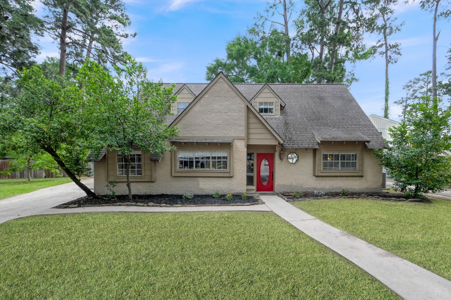 Property photo for 25610 Walnut Grove Circle, Spring, TX