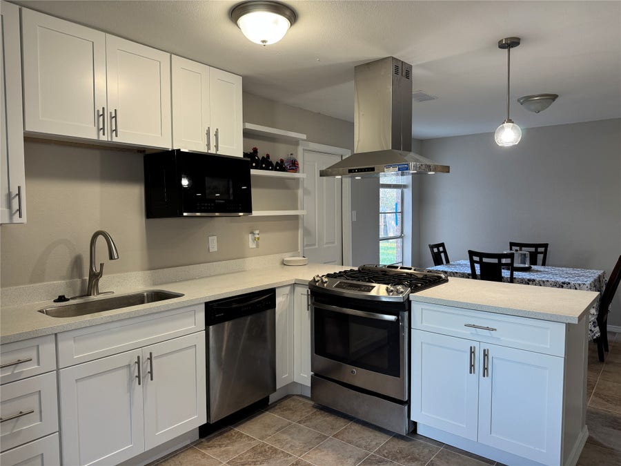 Property photo for 606 Linda Lane, Alvin, TX