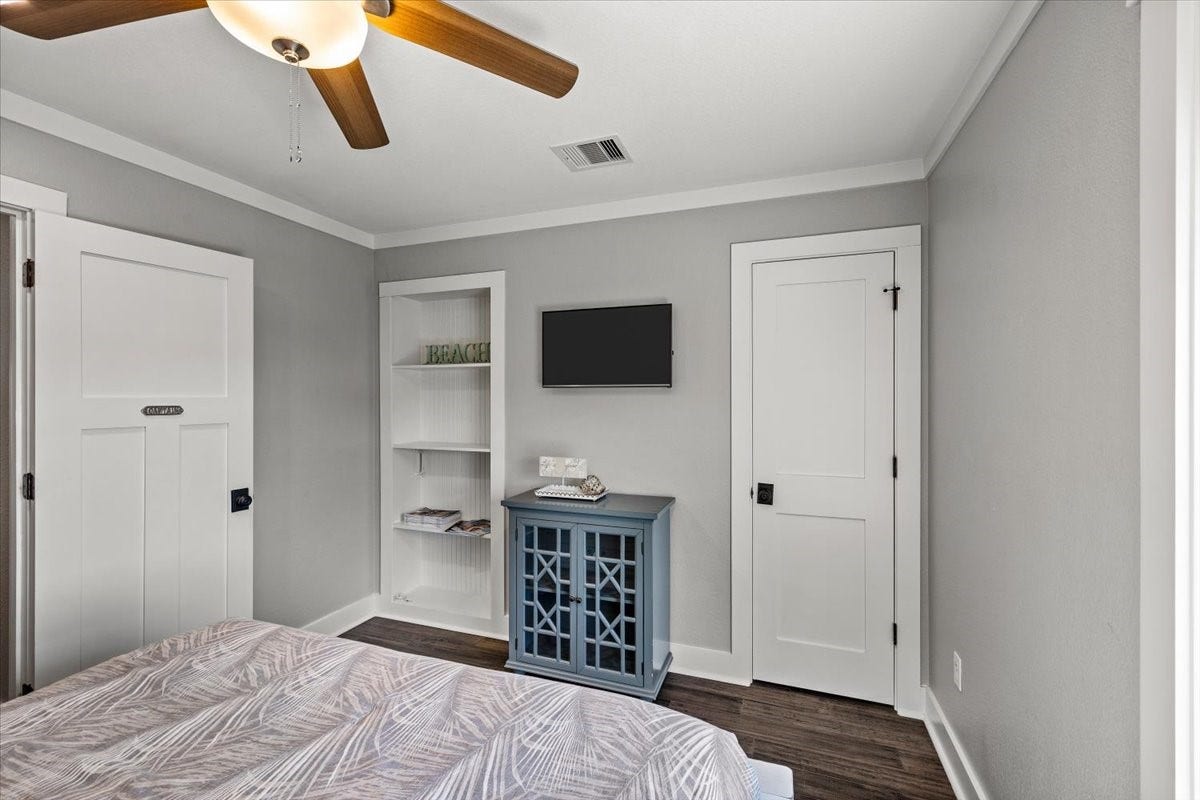 3728 Sabrina, Galveston, TX 77554 All of the bedroom have TV's with Roku