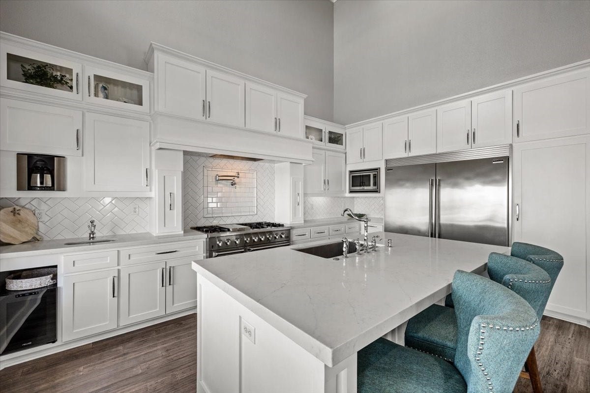 3728 Sabrina, Galveston, TX 77554 Chef's kitchen
