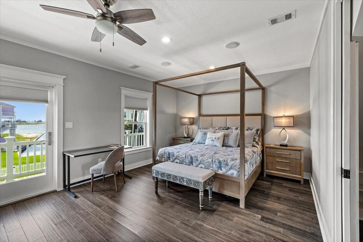 3728 Sabrina, Galveston, TX 77554 Primary bedroom on main level