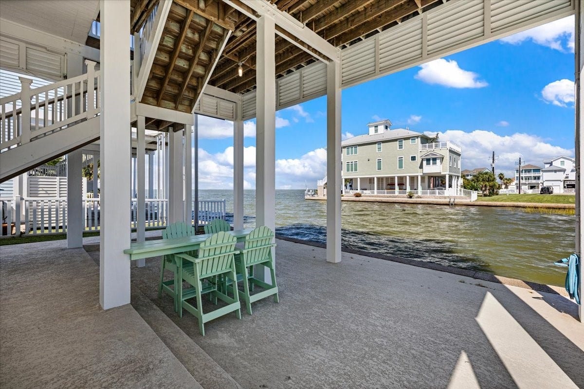 3728 Sabrina, Galveston, TX 77554 Ample space on the ground level for entertaining