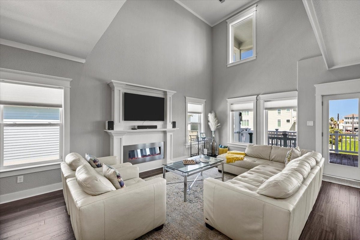 3728 Sabrina, Galveston, TX 77554 Living room with elegant fireflace