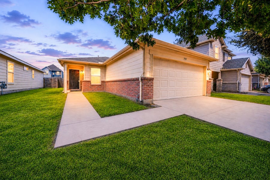Property photo for 7919 Cypress Edge Drive, Cypress, TX