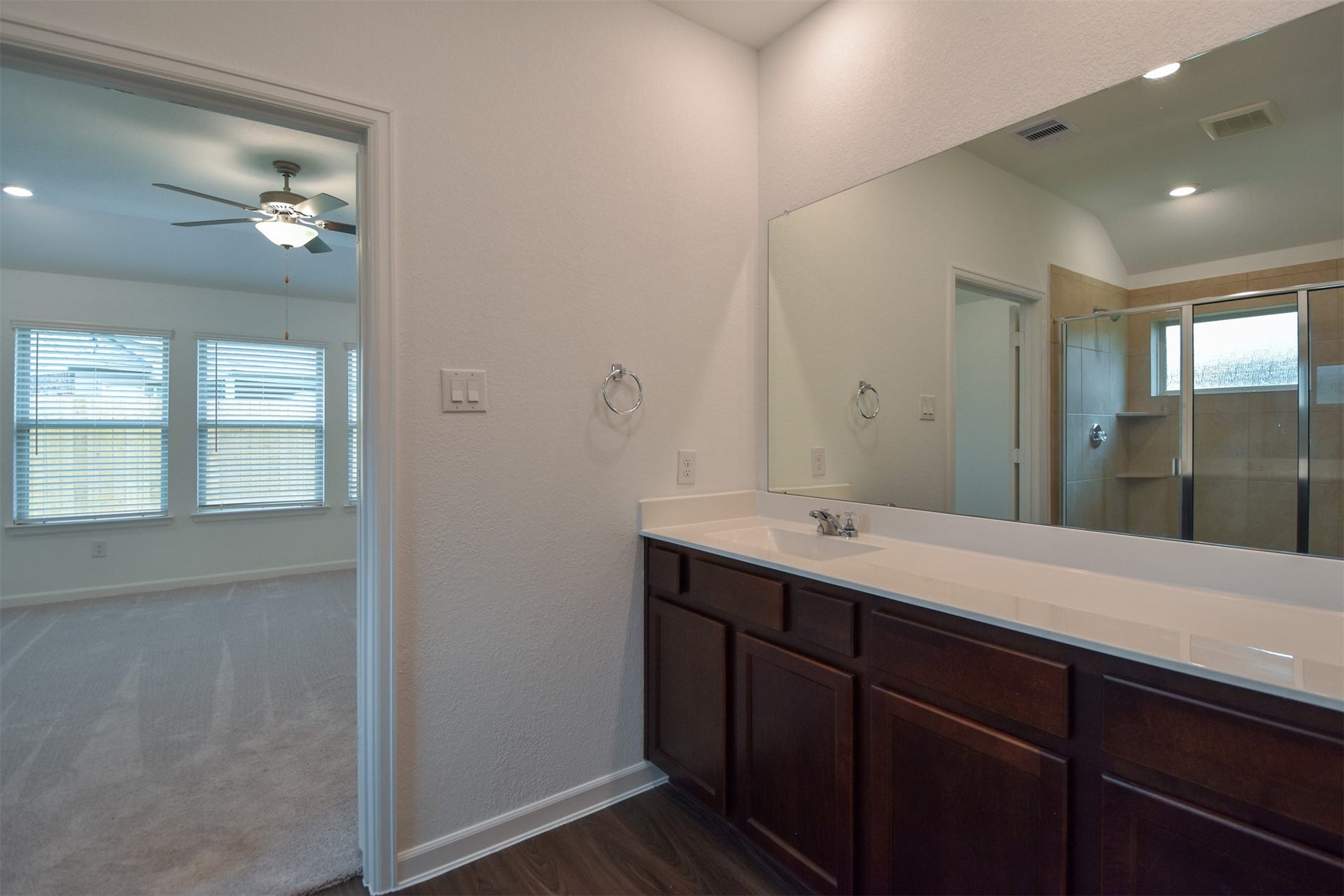 3743 Homestead Ridge Lane, Richmond, TX 77406 Double sinks