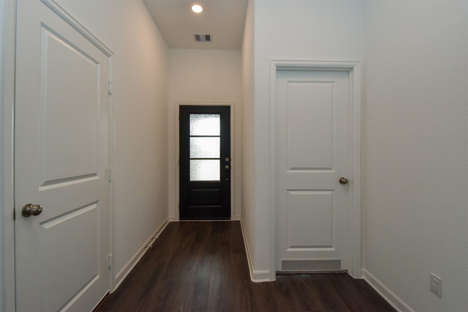 3743 Homestead Ridge Lane, Richmond, TX 77406 Foyer entrance with lighting