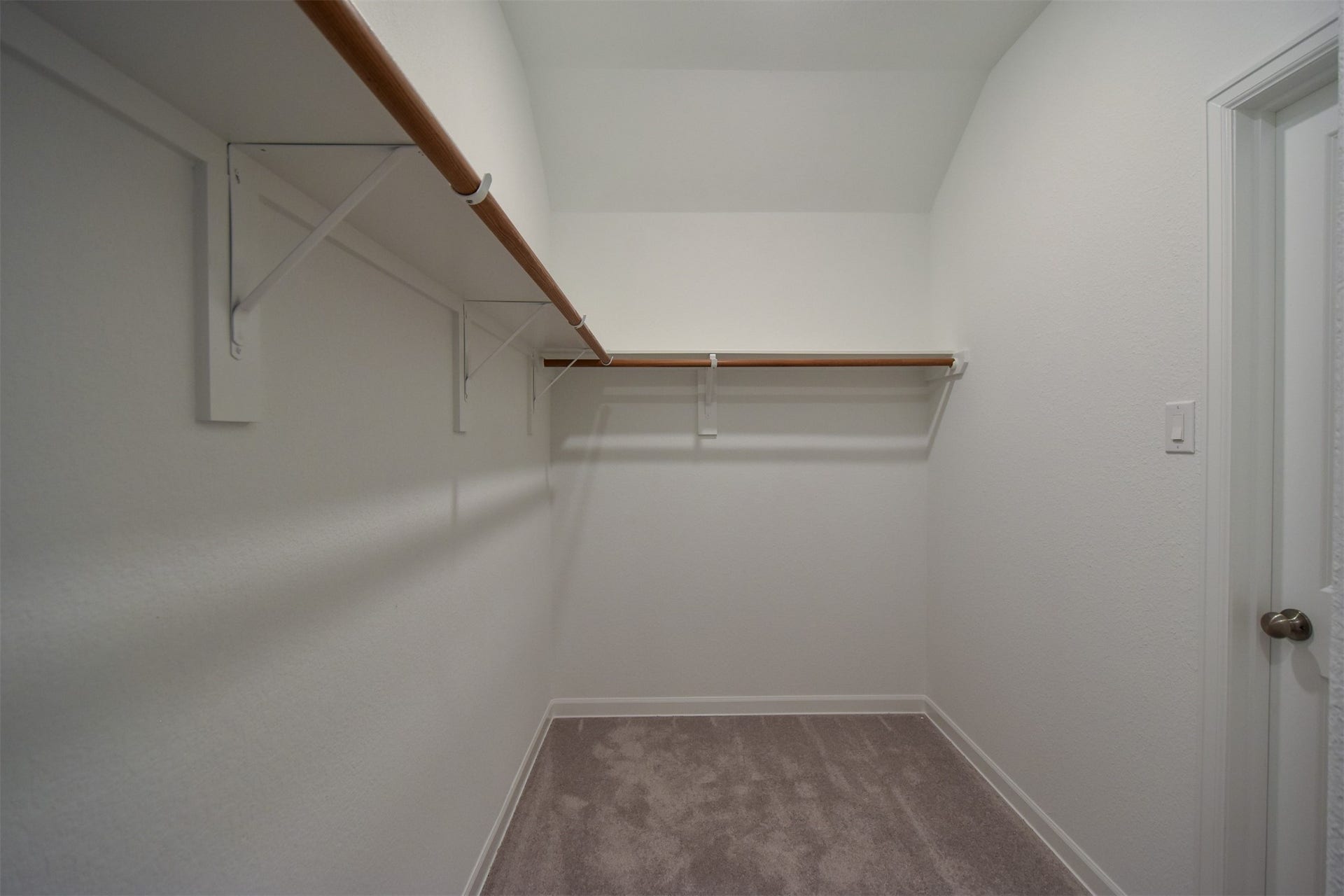 3743 Homestead Ridge Lane, Richmond, TX 77406 Spacious walk in closet