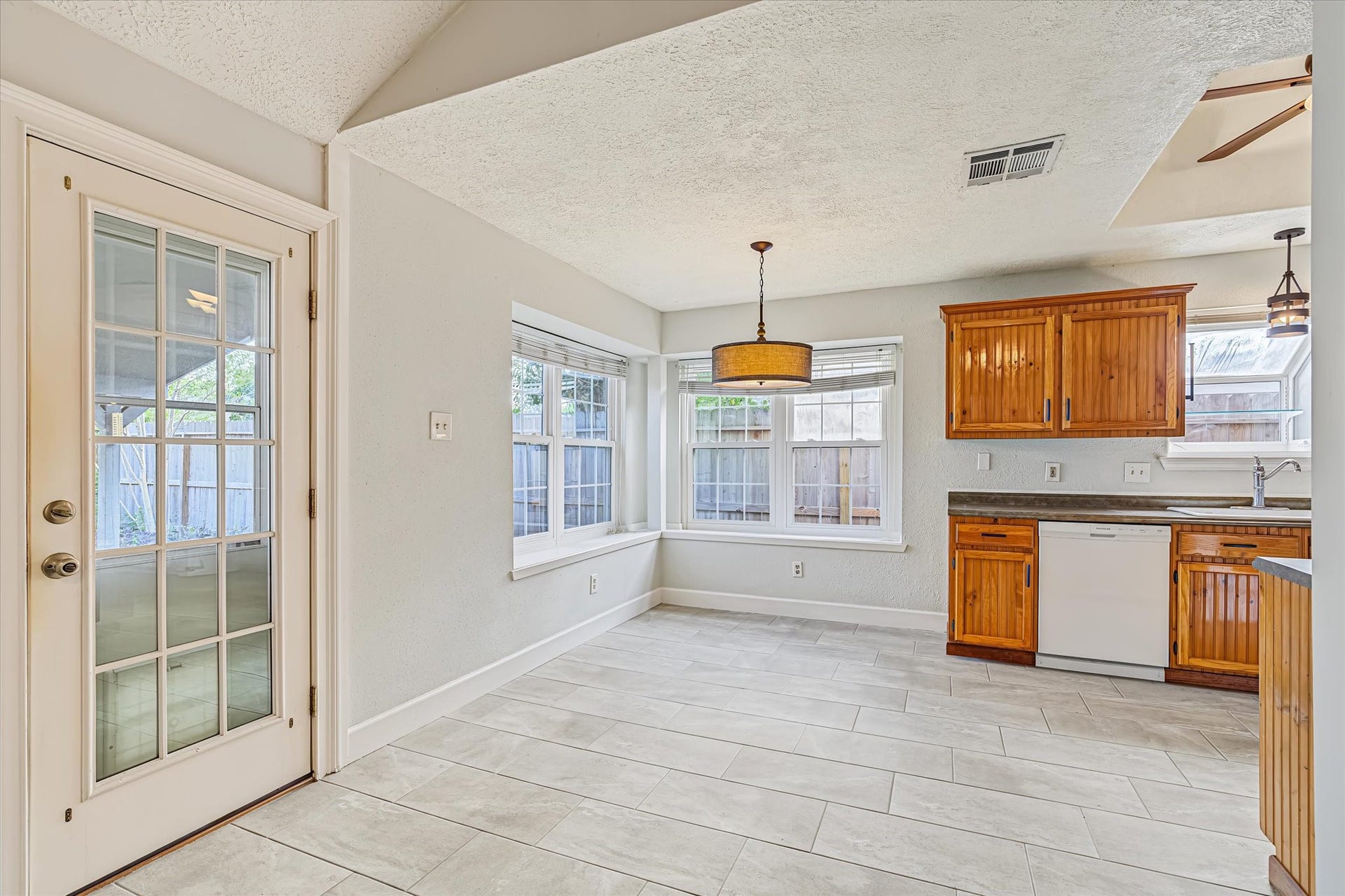 2803 Custer Drive, League City, TX 77573 2803 Custer Drive, League City, TX 77573