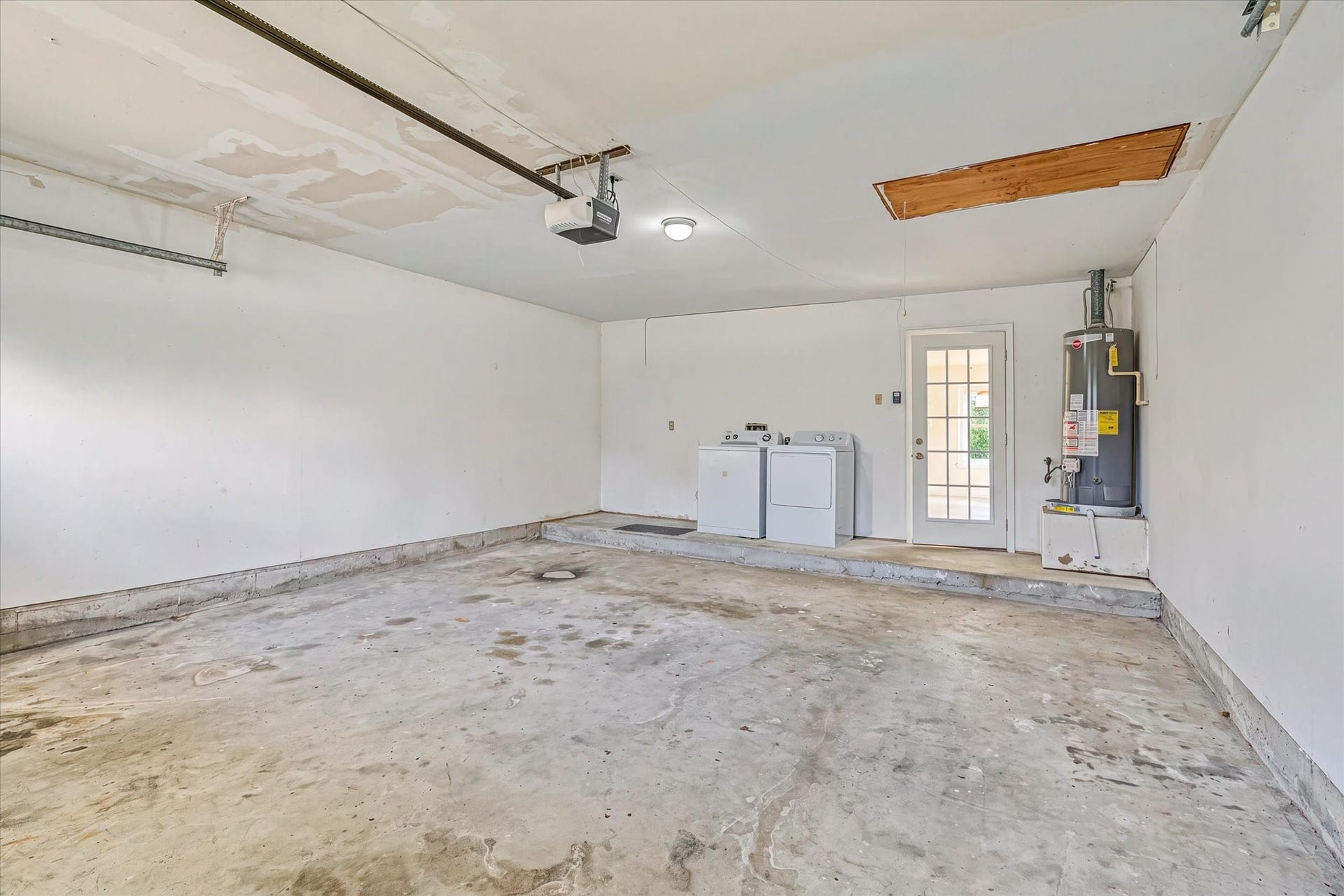 2803 Custer Drive, League City, TX 77573 2803 Custer Drive, League City, TX 77573