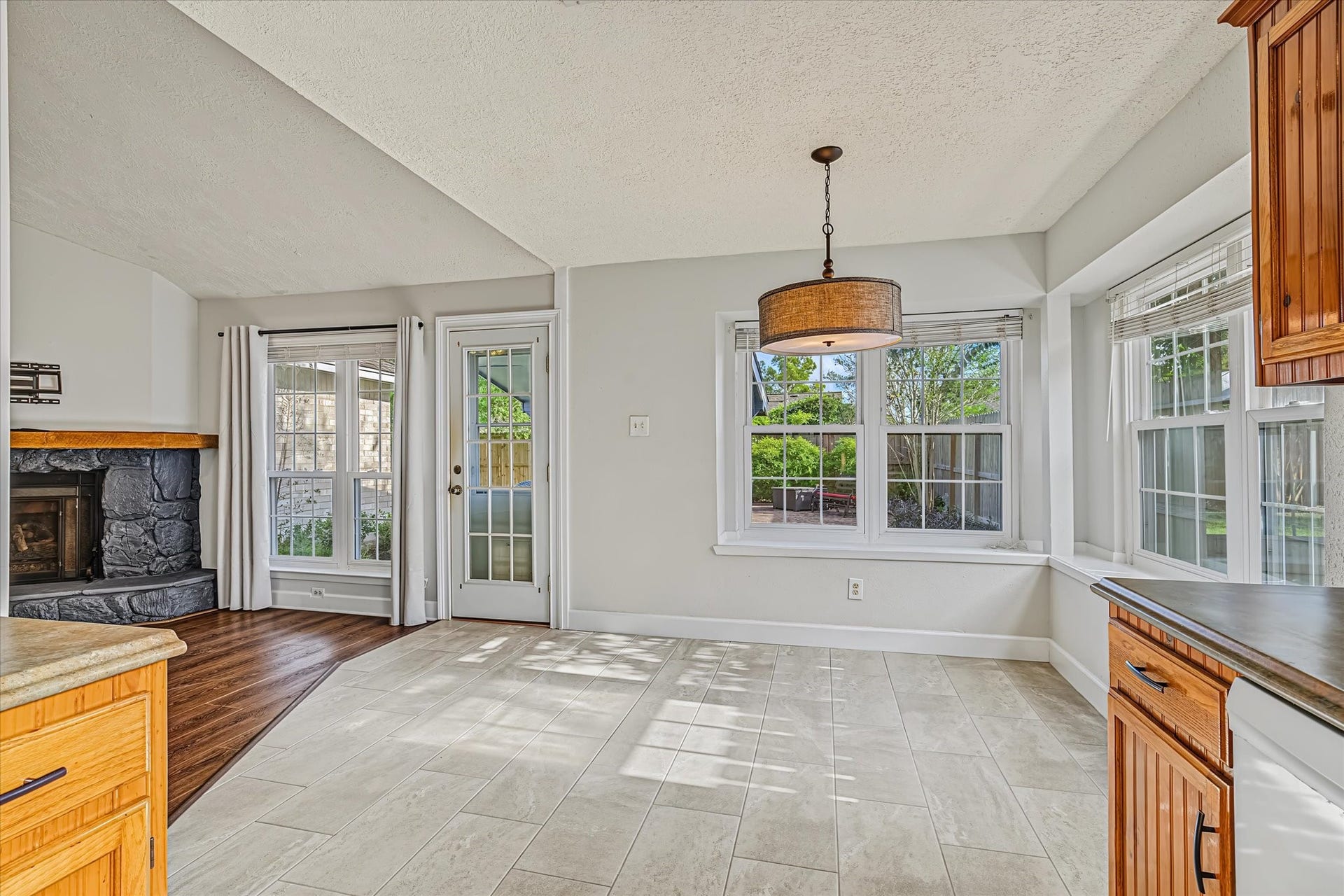 2803 Custer Drive, League City, TX 77573 2803 Custer Drive, League City, TX 77573