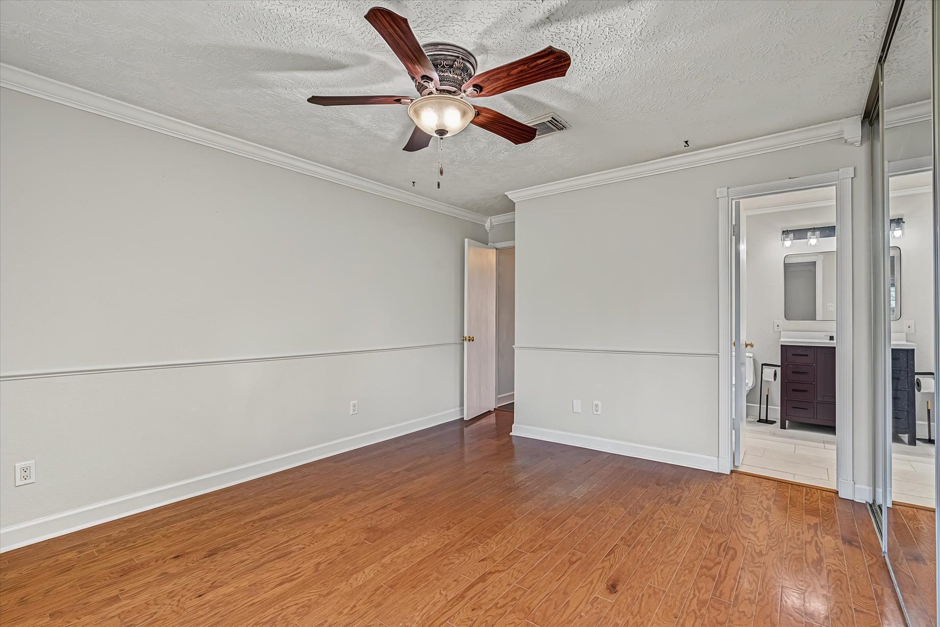 2803 Custer Drive, League City, TX 77573 2803 Custer Drive, League City, TX 77573
