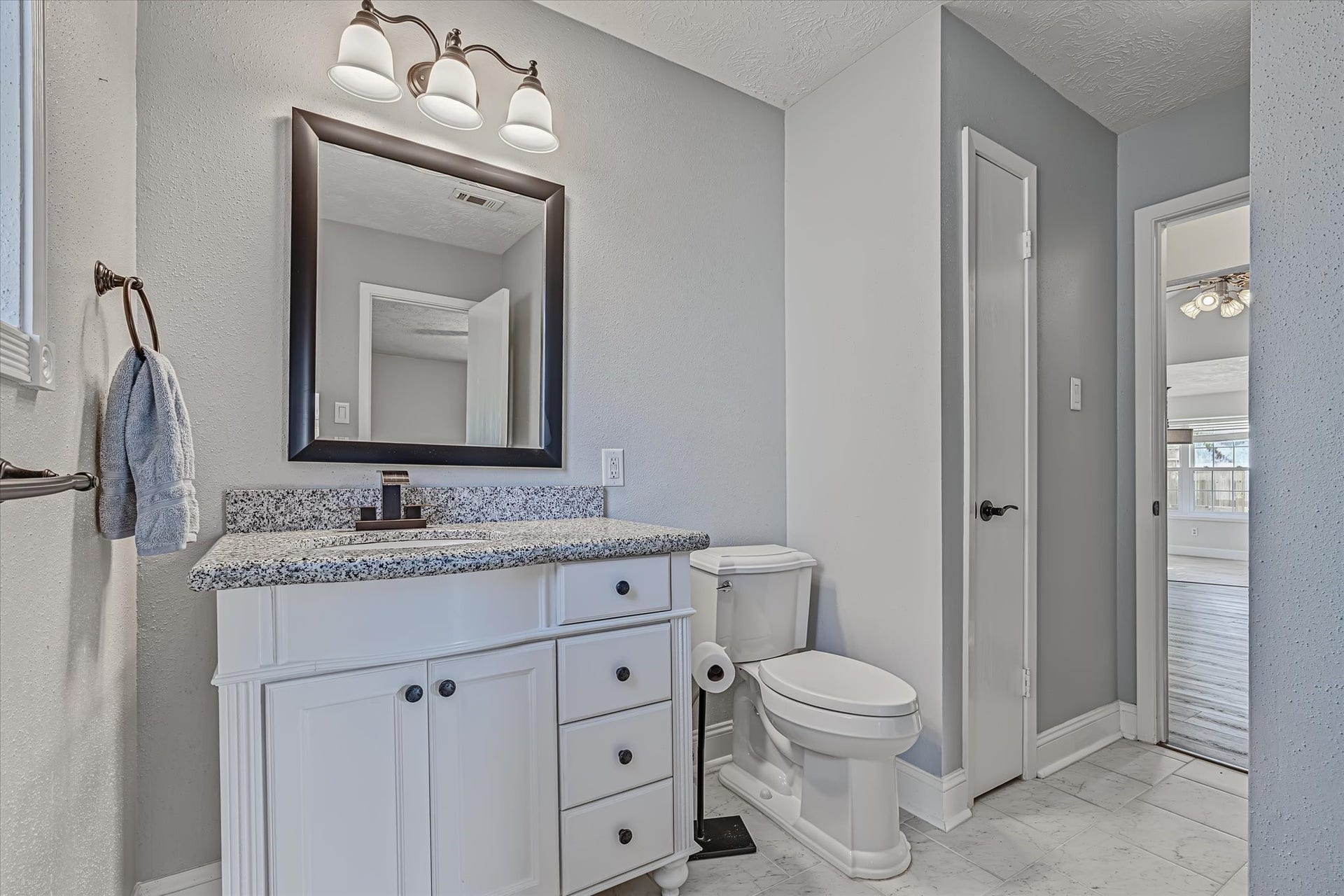 2803 Custer Drive, League City, TX 77573 2803 Custer Drive, League City, TX 77573