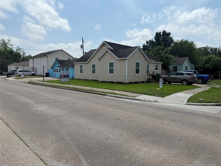 Property photo for 6946 Moss Rose Street, Houston, TX