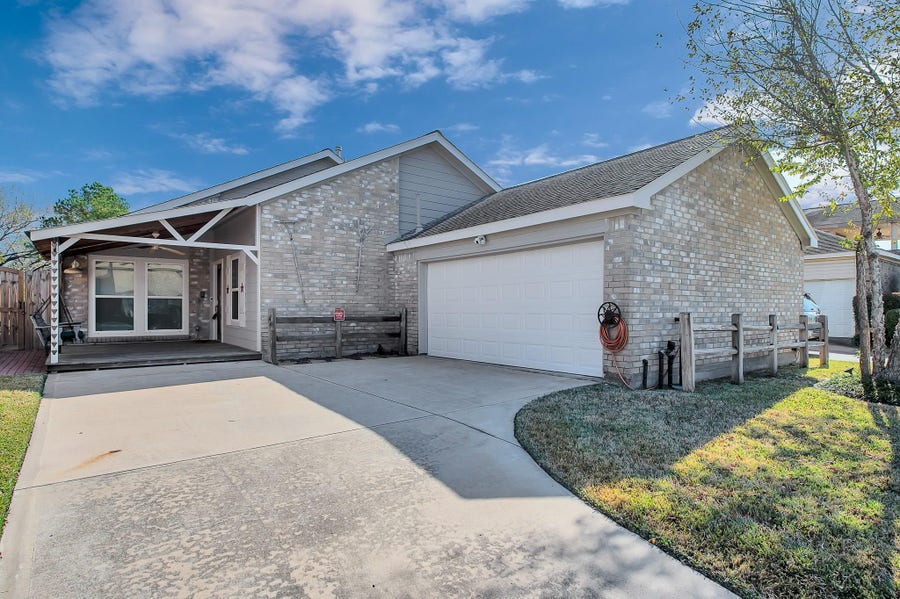 Property photo for 3079 Hazy Park Drive, Houston, TX