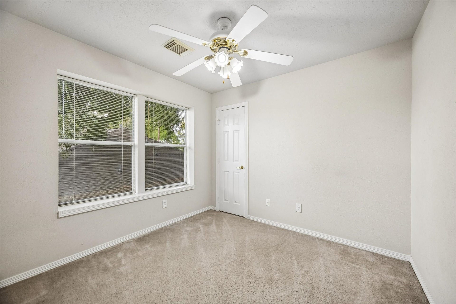 3122 Woodcreek Glen Lane, Houston, TX 77073 3122 Woodcreek Glen Lane, Houston, TX 77073