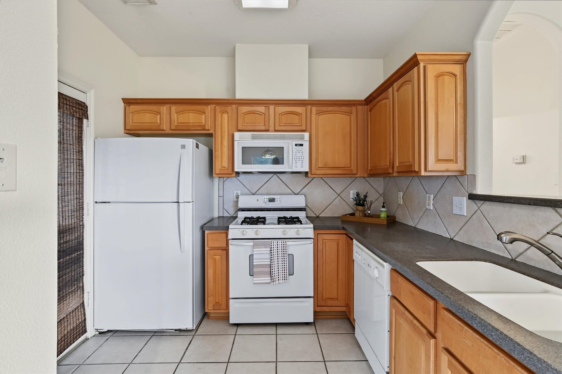2538 S Park Avenue, Pearland, TX 77581 2538 S Park Avenue, Pearland, TX 77581