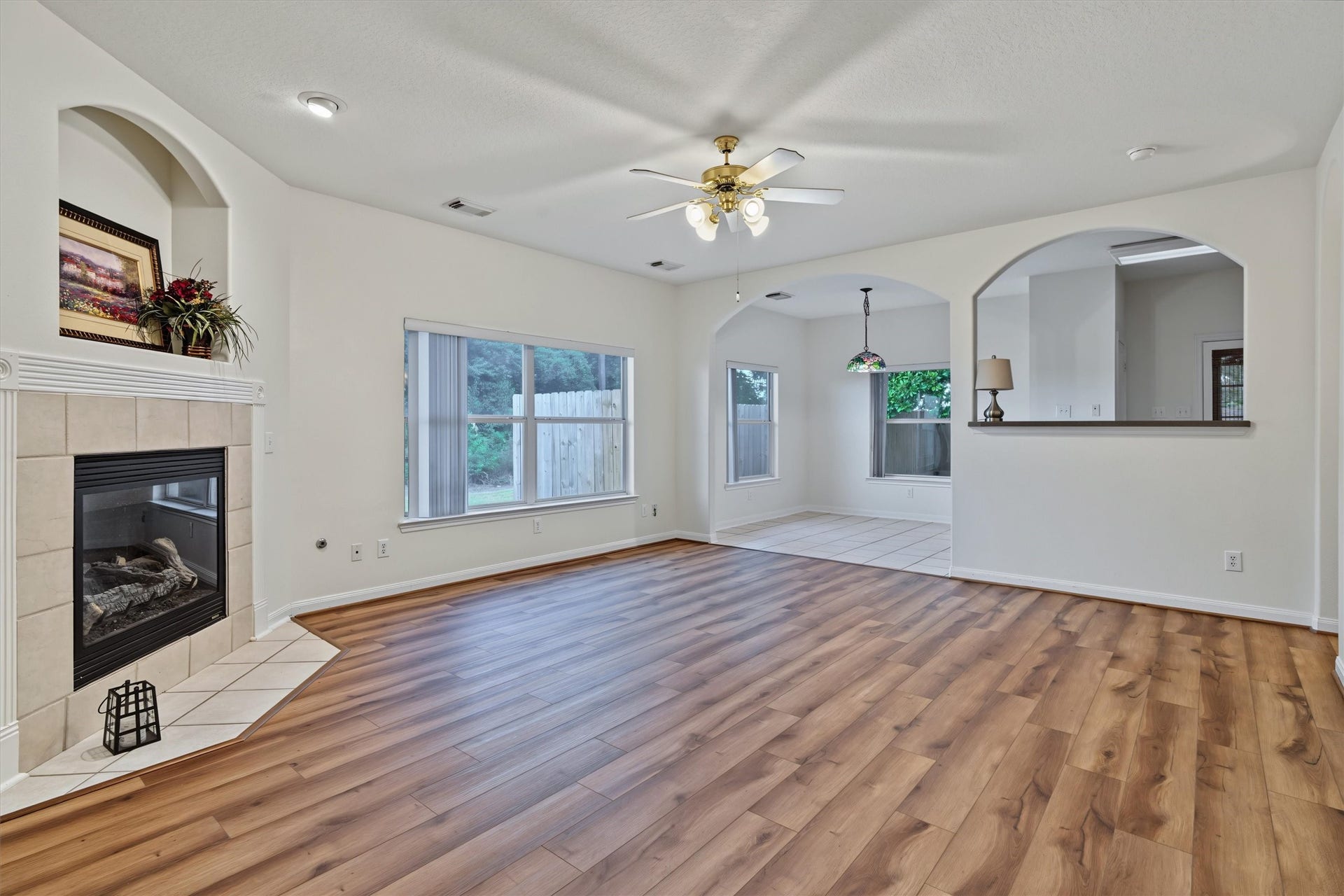 2538 S Park Avenue, Pearland, TX 77581 2538 S Park Avenue, Pearland, TX 77581
