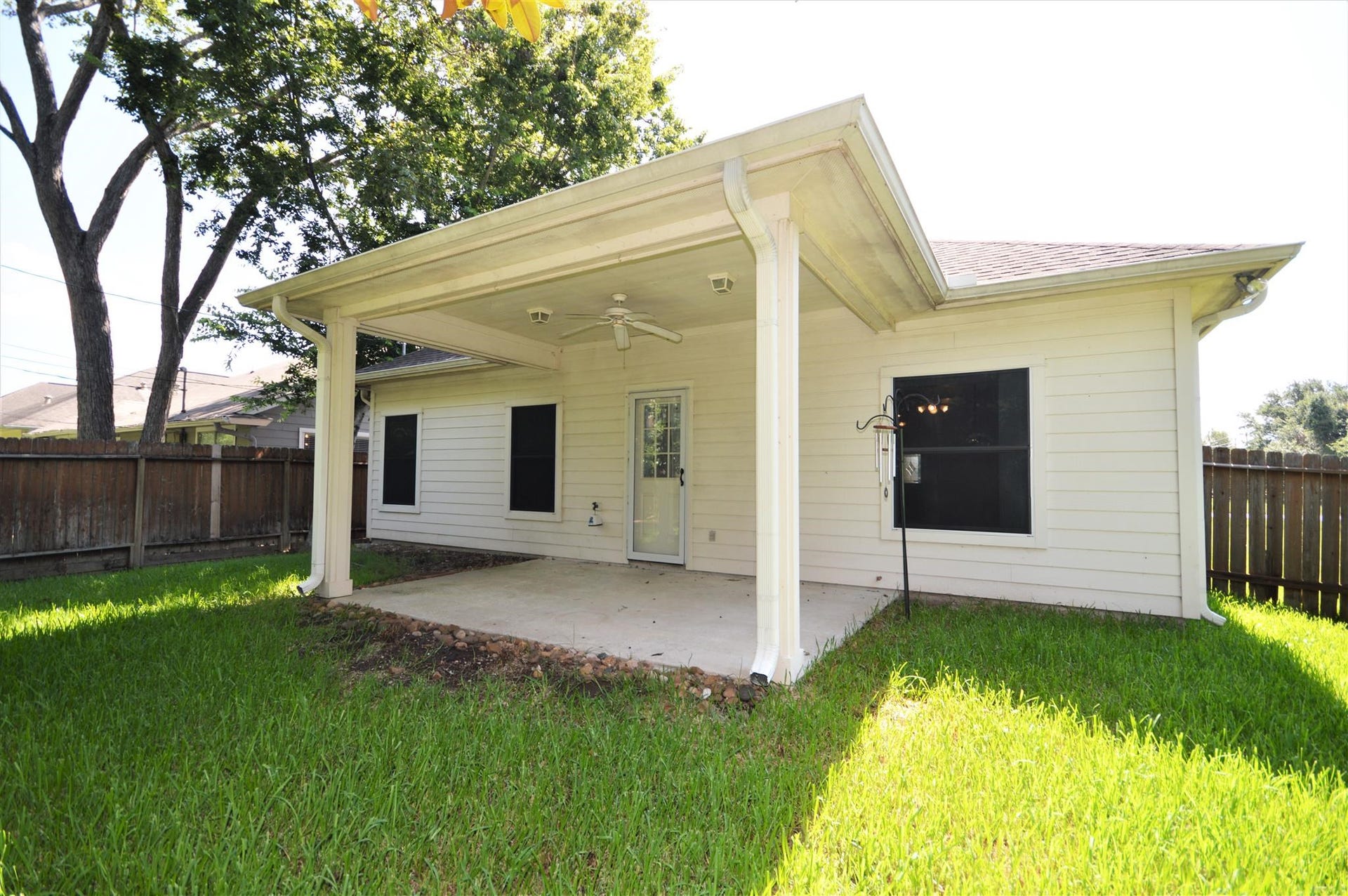 2538 S Park Avenue, Pearland, TX 77581 2538 S Park Avenue, Pearland, TX 77581