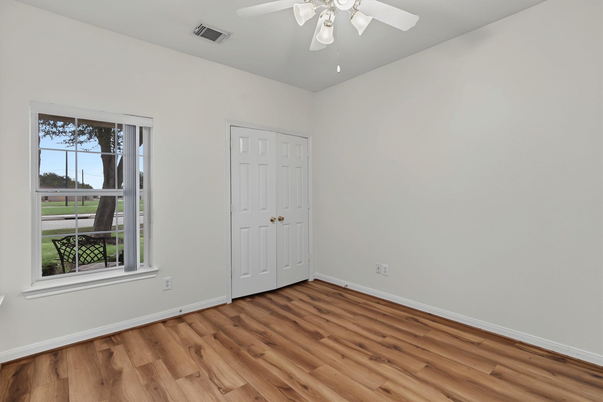 2538 S Park Avenue, Pearland, TX 77581 2538 S Park Avenue, Pearland, TX 77581