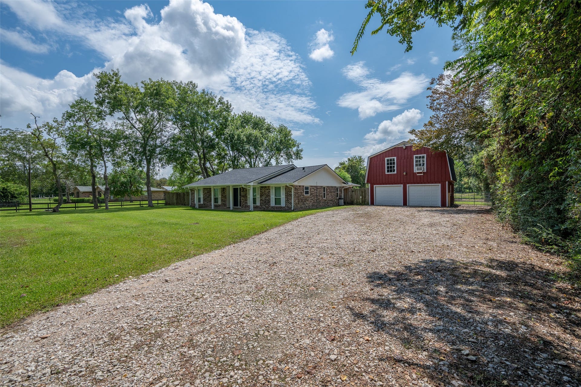 9311 Masters Road, Manvel, TX 77578 Look at this gorgeous home with private driveway!