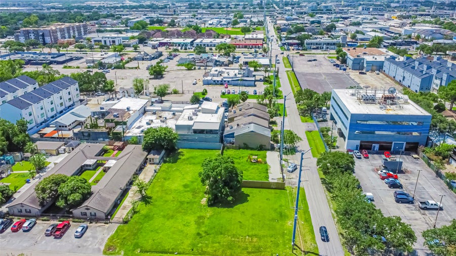 Property photo for 3003 Bering Drive, Houston, TX