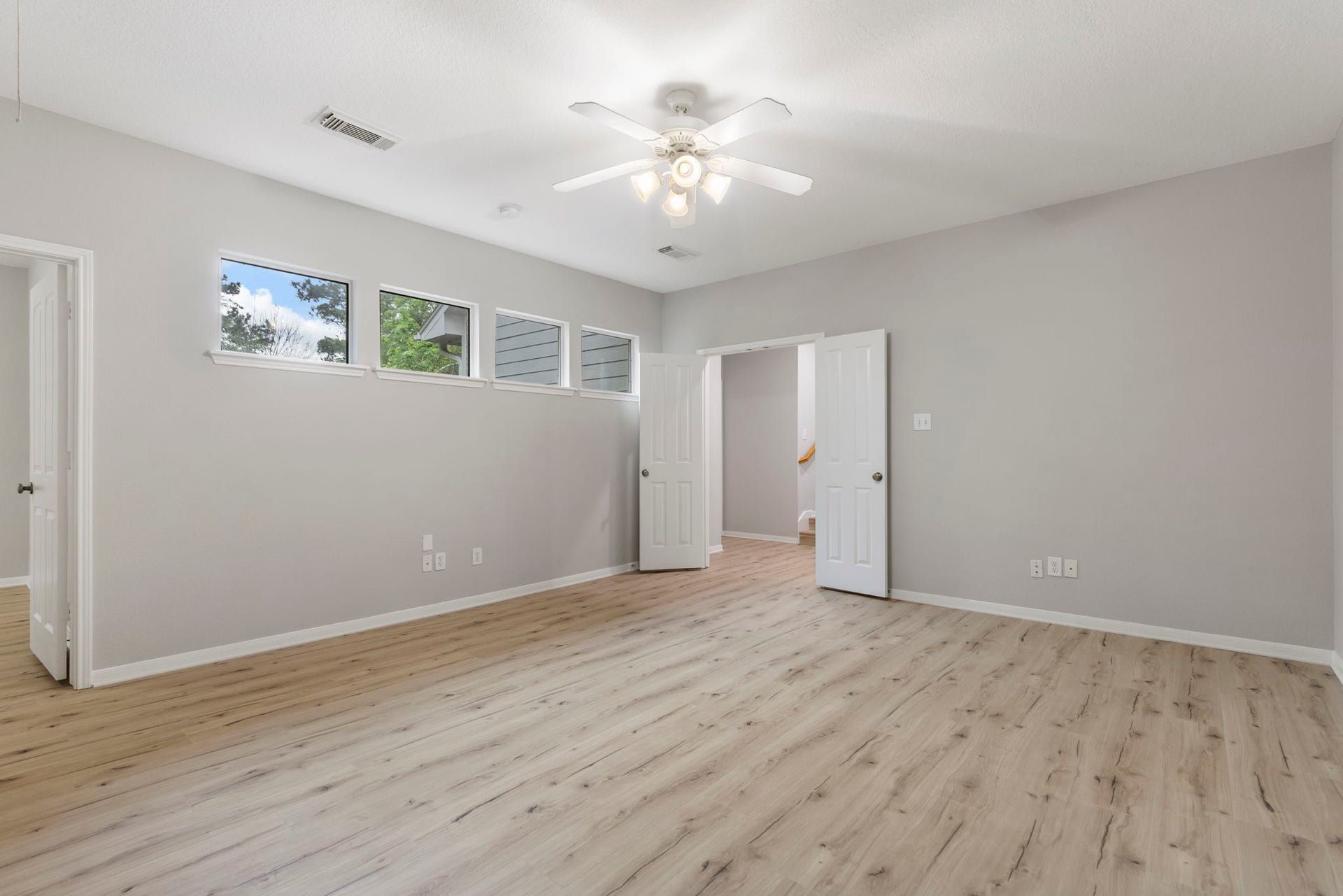 3 S Altwood Circle, The Woodlands, TX 77382 This Game room is fabulous and can provide hours of enjoyment!