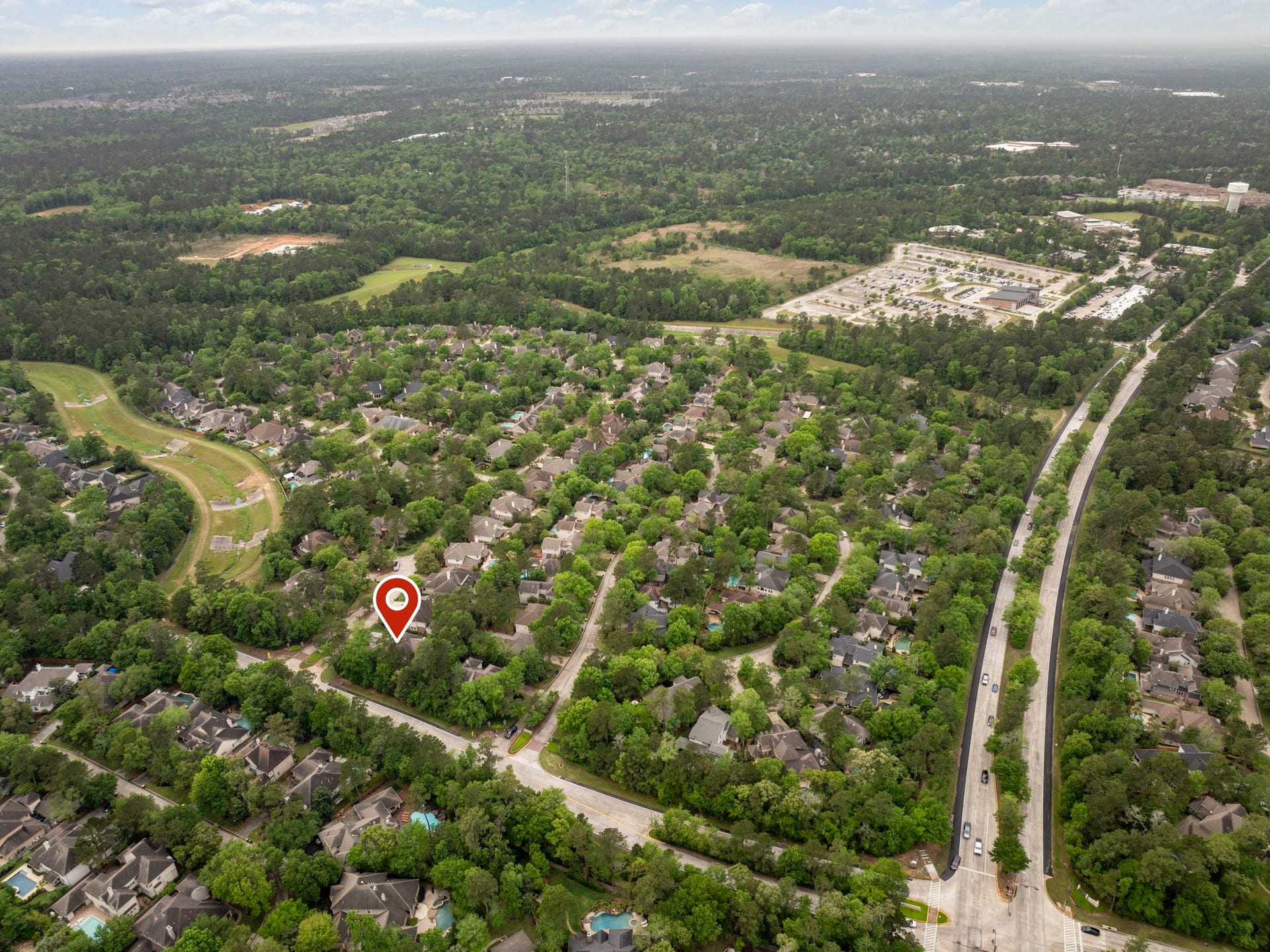 3 S Altwood Circle, The Woodlands, TX 77382 This gorgeous home is close to everything! Don't miss this home...and don't forget to view the video!